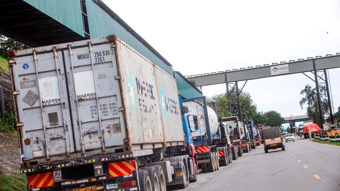 Cargo Transport Crisis as Trucks Stay Grounded Over Container Height Rule